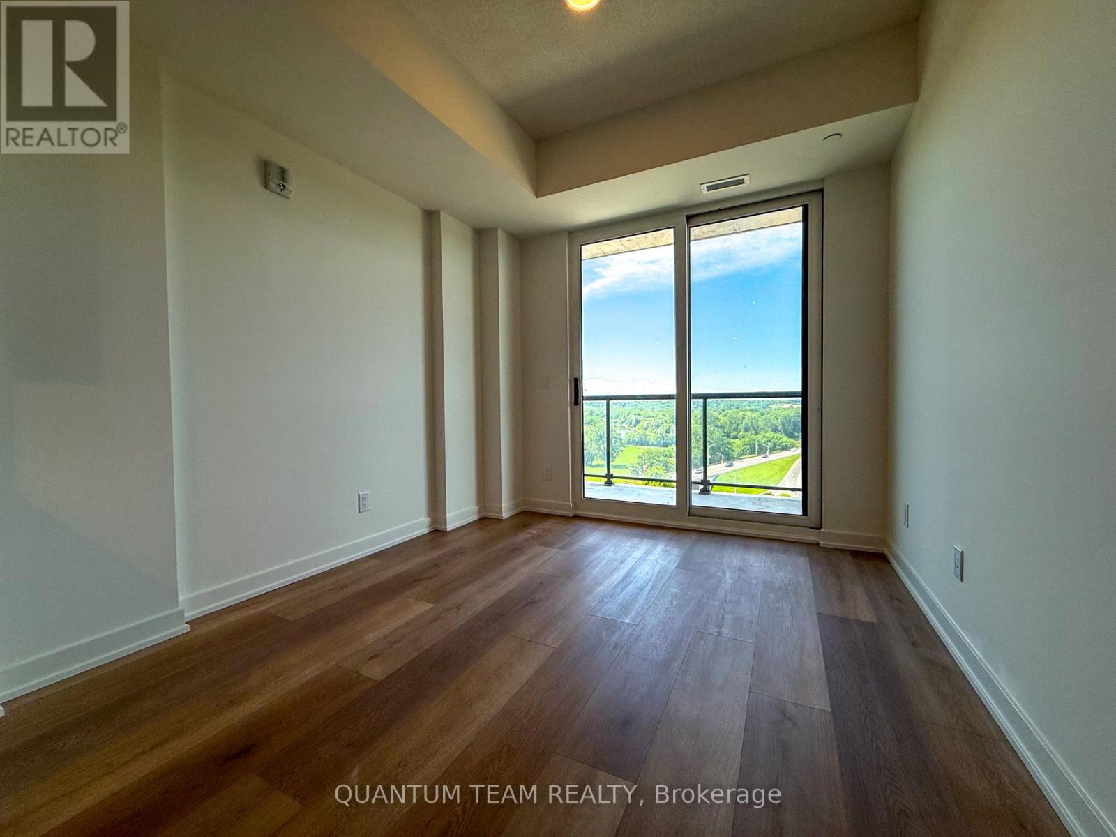 1314 - 33 ERIE AVENUE window view